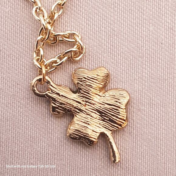 Four Leaf Clover Charm Bracelet Gold Tone Curb Chain - Picture 8 of 15